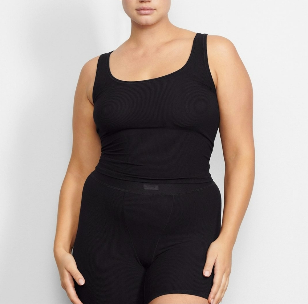 Skim Soft Loung Rib Tank Onyx Size Small AP-TNK-0282